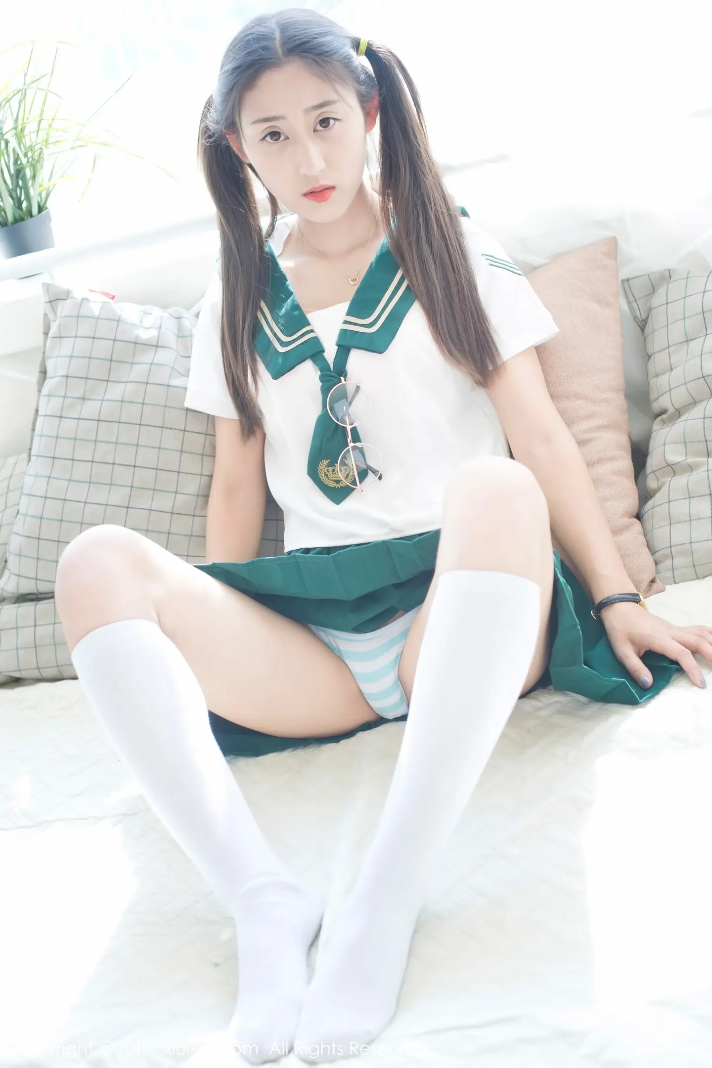 图片[2]-[XiuRen秀人网]VOL.802 嫩模雨涵Iris日系学生制服性感内裤秀完美身材清爽迷人写真45P-秀人网官方网站